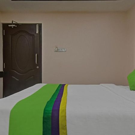 Treebo Trend Palm Tree Hotell Chennai Exteriör bild