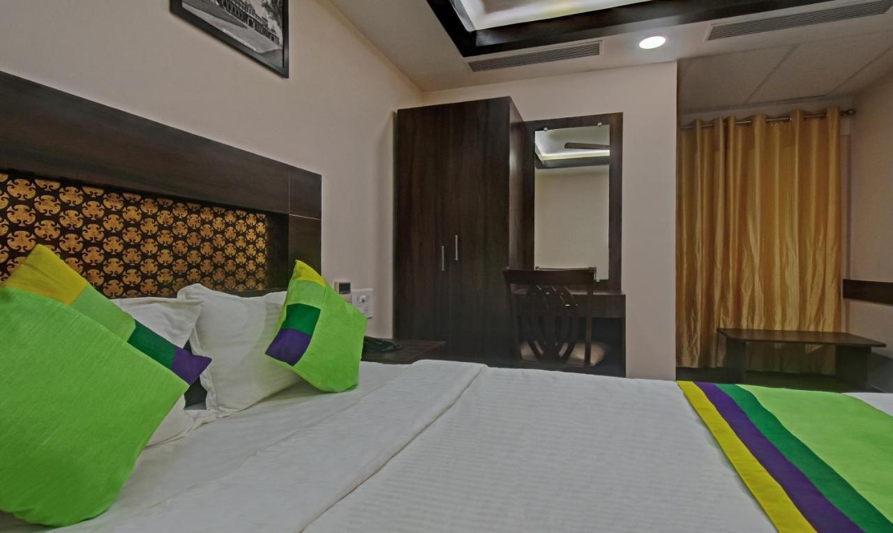 Treebo Trend Palm Tree Hotell Chennai Exteriör bild