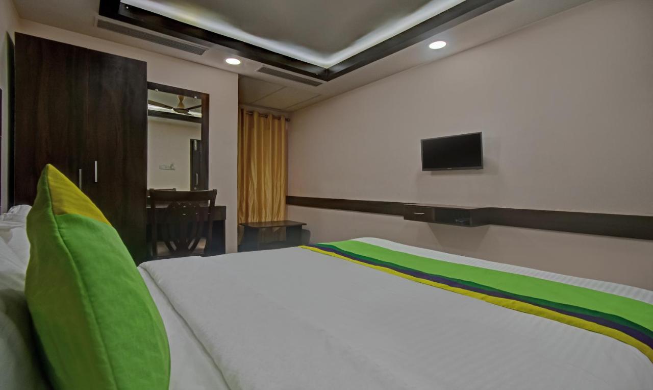 Treebo Trend Palm Tree Hotell Chennai Exteriör bild