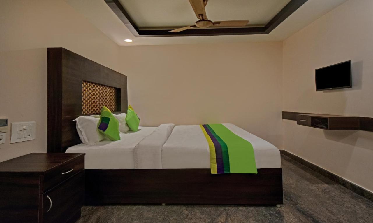Treebo Trend Palm Tree Hotell Chennai Exteriör bild