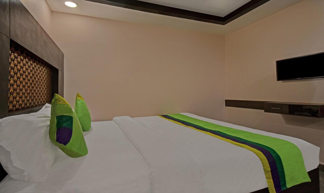 Treebo Trend Palm Tree Hotell Chennai Exteriör bild