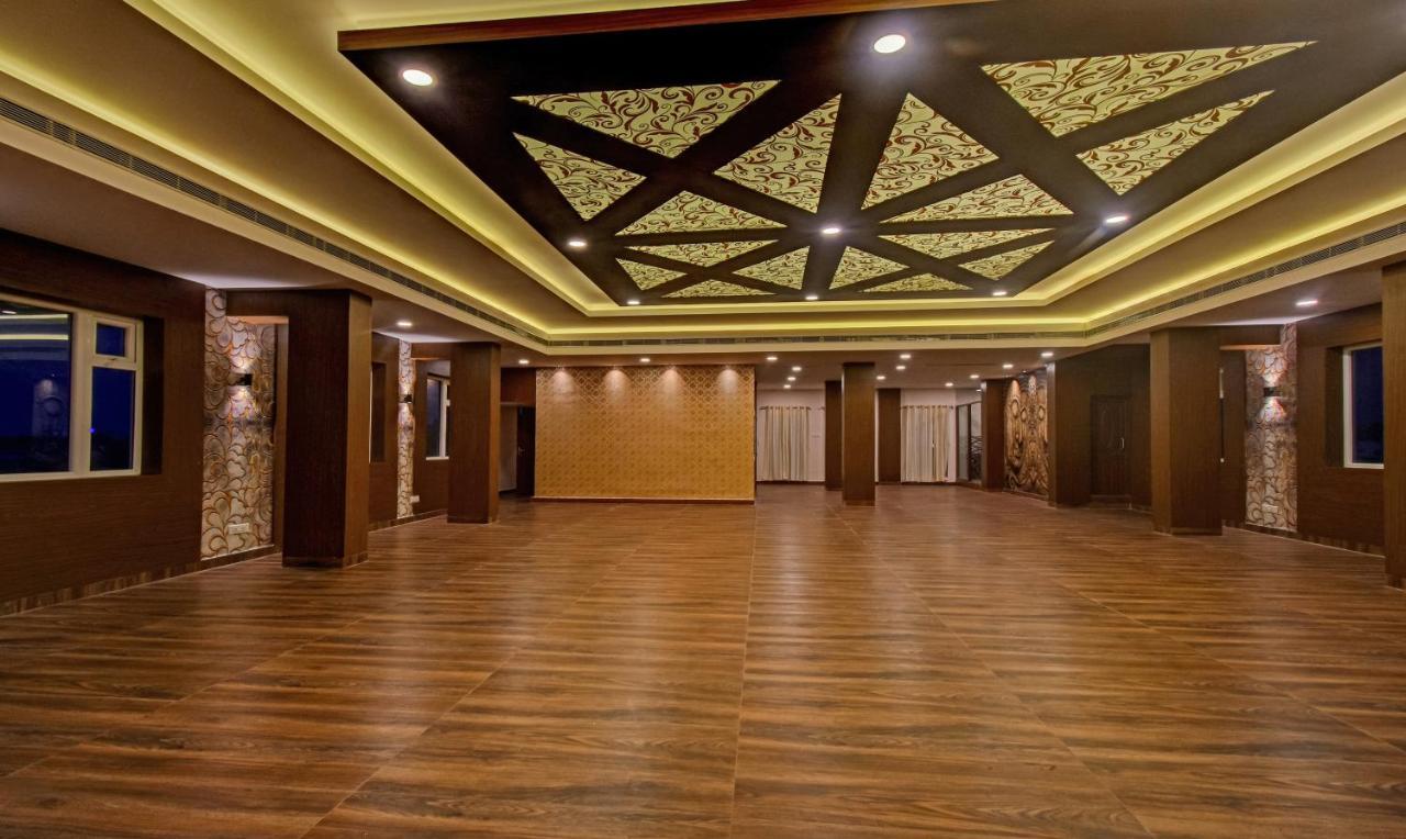 Treebo Trend Palm Tree Hotell Chennai Exteriör bild