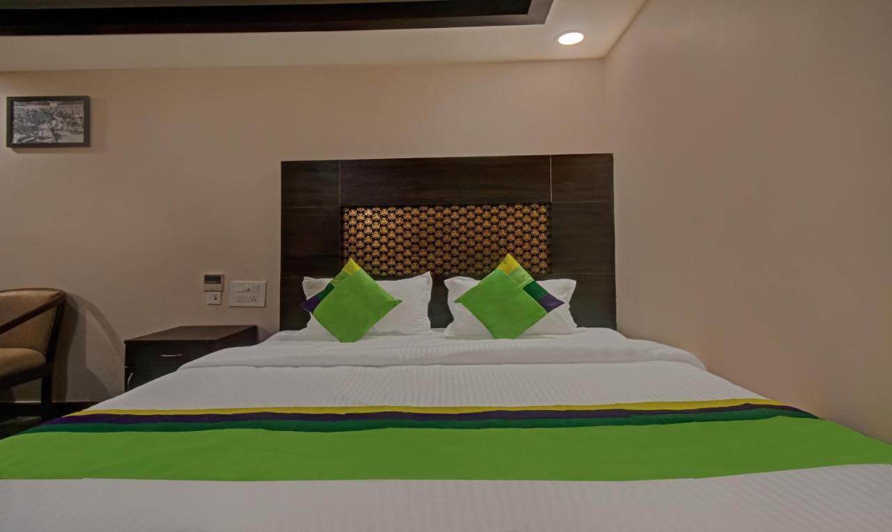 Treebo Trend Palm Tree Hotell Chennai Exteriör bild
