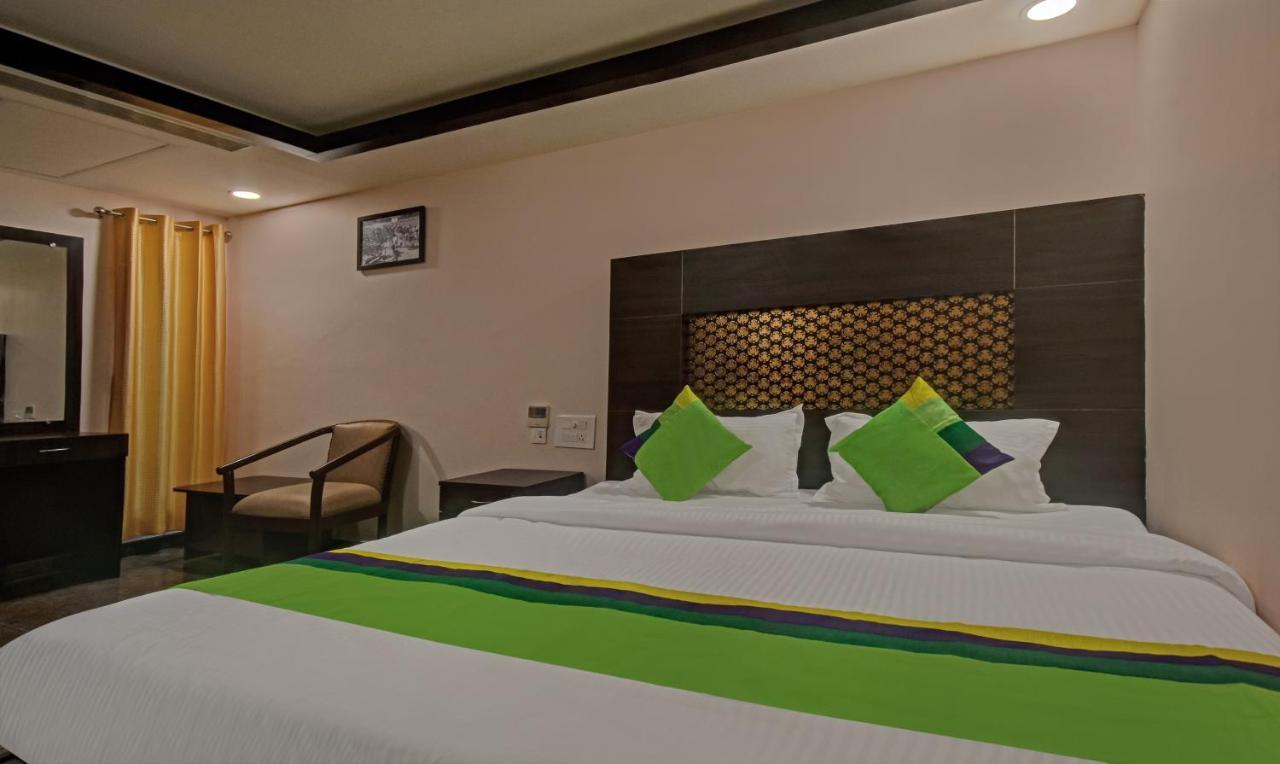 Treebo Trend Palm Tree Hotell Chennai Exteriör bild