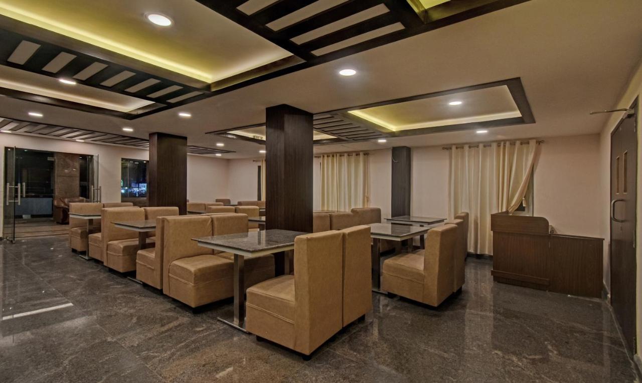 Treebo Trend Palm Tree Hotell Chennai Exteriör bild